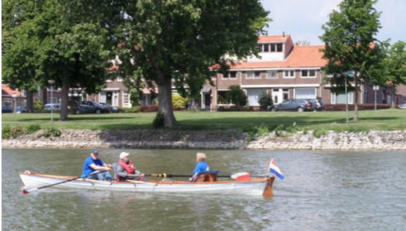 gehandicpten-roeien-artikel-krant-foto